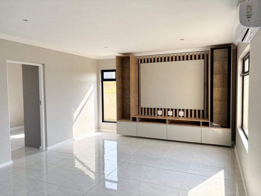 4 Bedroom Property for Sale in Kidds Beach Eastern Cape